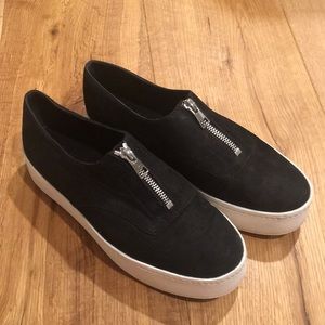 Vince Flats w/Zippers. Size: 6.5